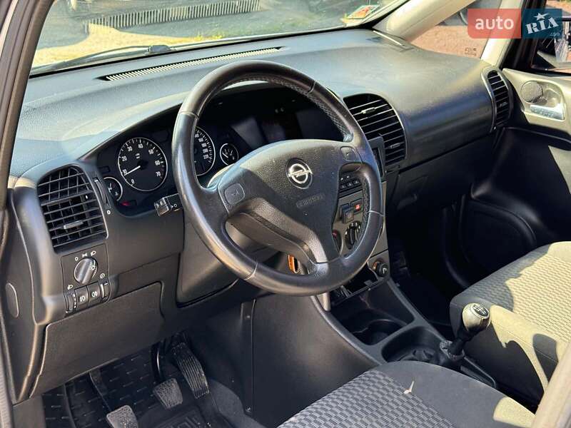 Минивэн Opel Zafira 2003 в Виннице