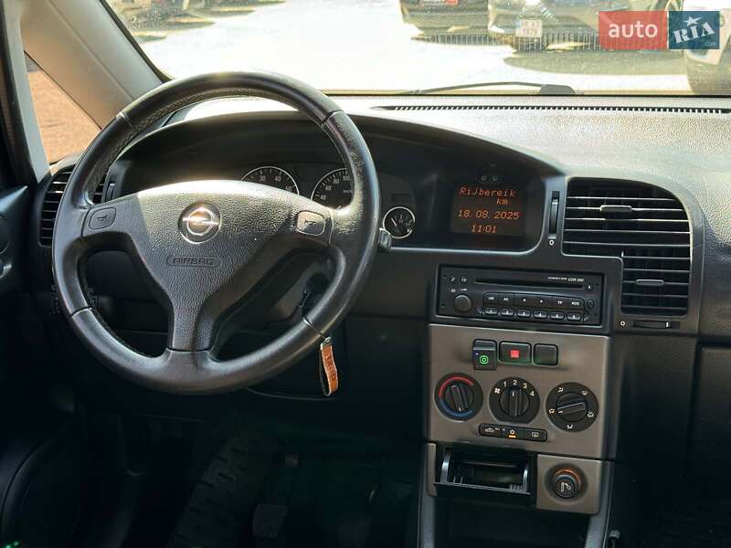 Минивэн Opel Zafira 2003 в Виннице