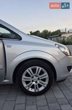 Мінівен Opel Zafira 2011 в 