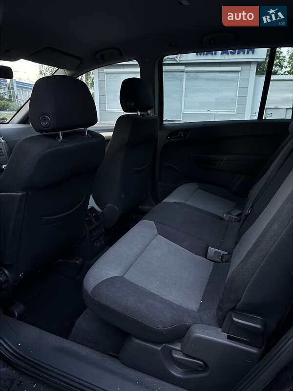 Мінівен Opel Zafira 2006 в Лубнах