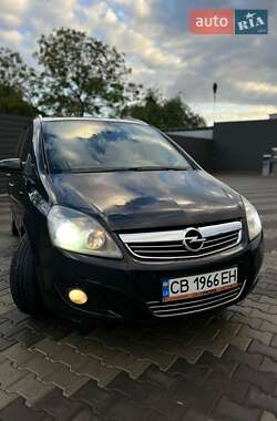 Минивэн Opel Zafira 2008 в Черкассах