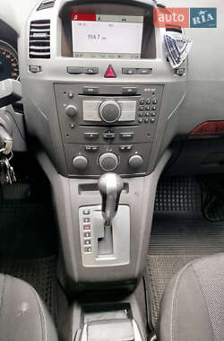Минивэн Opel Zafira 2005 в 