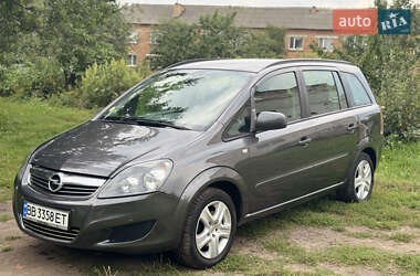 Минивэн Opel Zafira 2012 в Попельне