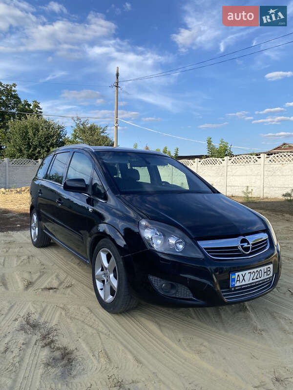 Минивэн Opel Zafira 2011 в Харькове