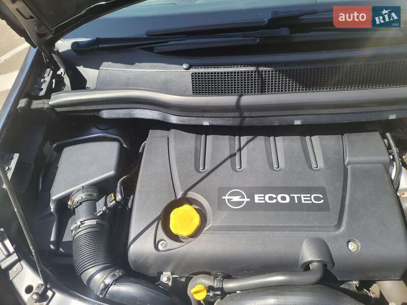 Минивэн Opel Zafira 2010 в Ивано-Франковске