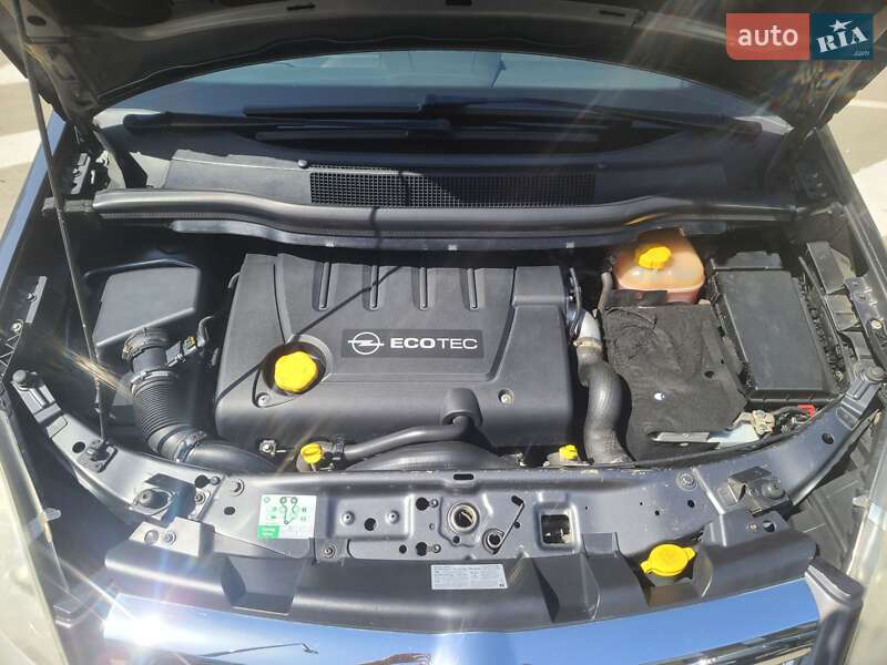 Минивэн Opel Zafira 2010 в Ивано-Франковске