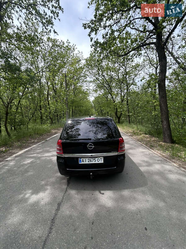 Минивэн Opel Zafira 2011 в Запорожье