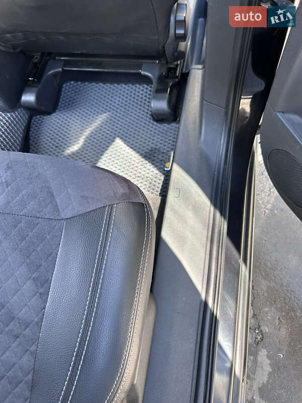 Минивэн Opel Zafira 2011 в Запорожье