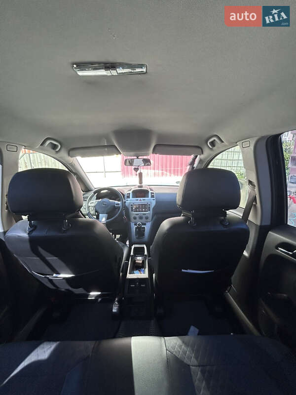 Минивэн Opel Zafira 2011 в Запорожье