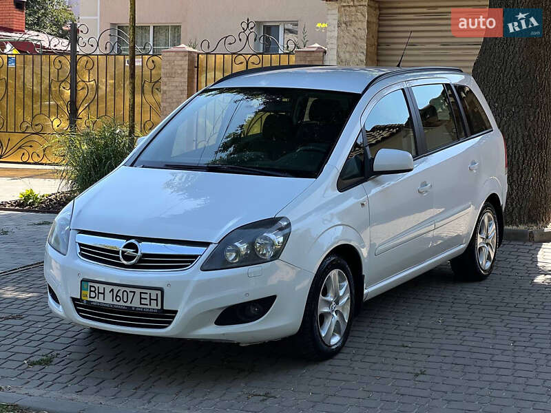 Opel Zafira 2012