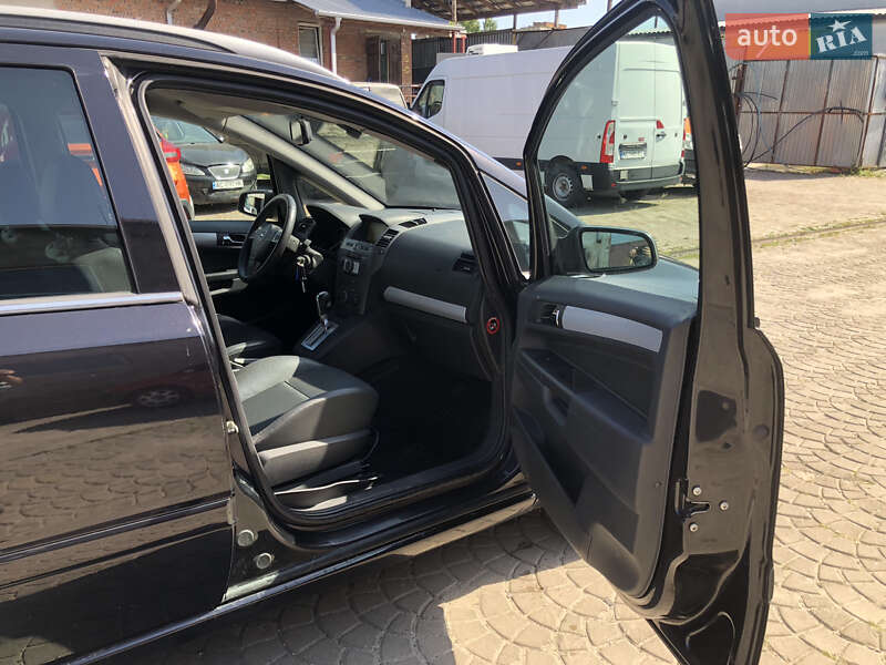 Мінівен Opel Zafira 2005 в Ковелі