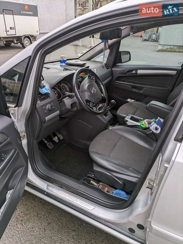 Минивэн Opel Zafira 2010 в Львове