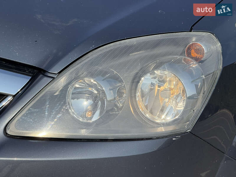 Мінівен Opel Zafira 2010 в Стрию