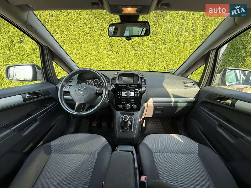 Мінівен Opel Zafira 2010 в Стрию
