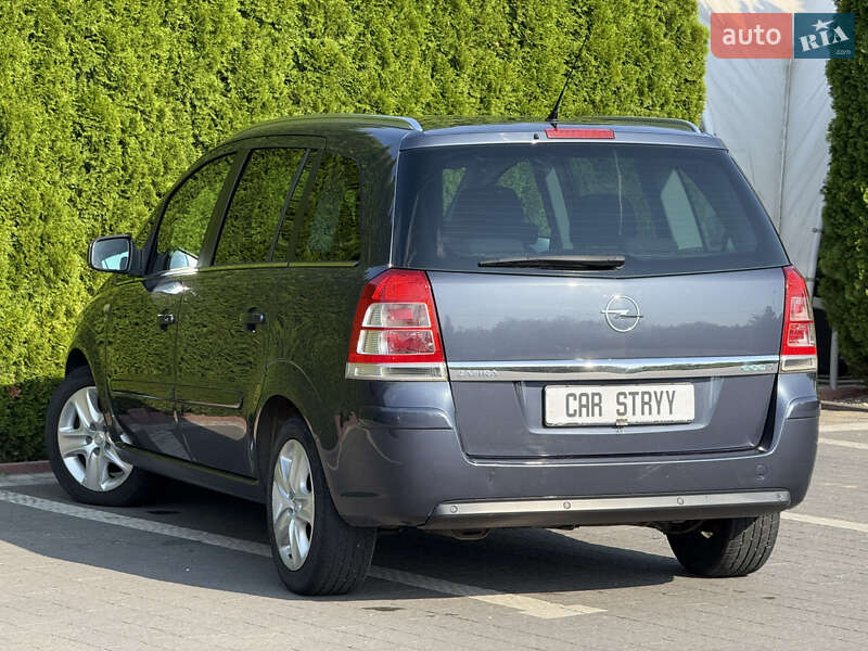 Мінівен Opel Zafira 2010 в Стрию