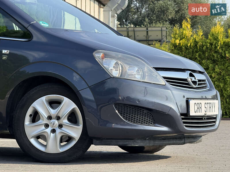 Мінівен Opel Zafira 2010 в Стрию