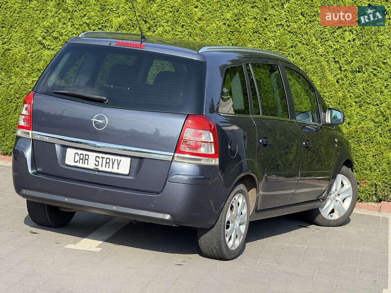 Мінівен Opel Zafira 2010 в Стрию