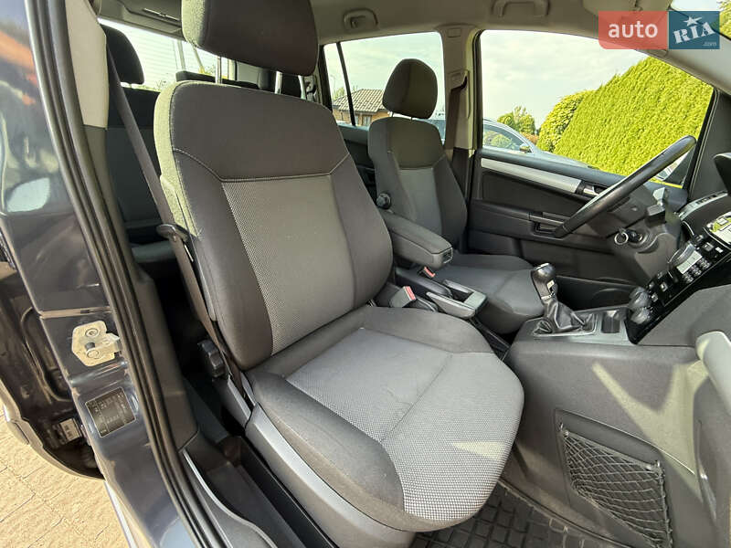 Мінівен Opel Zafira 2010 в Стрию