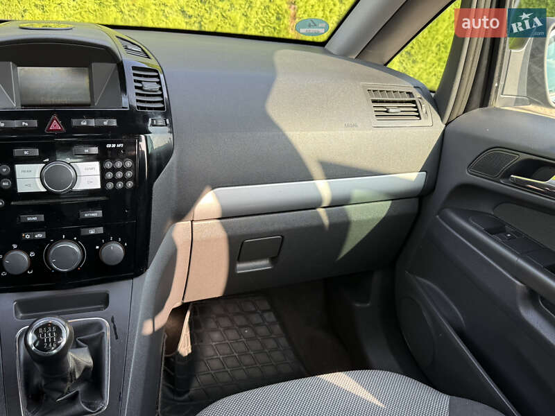 Мінівен Opel Zafira 2010 в Стрию