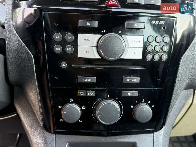 Мінівен Opel Zafira 2010 в Стрию