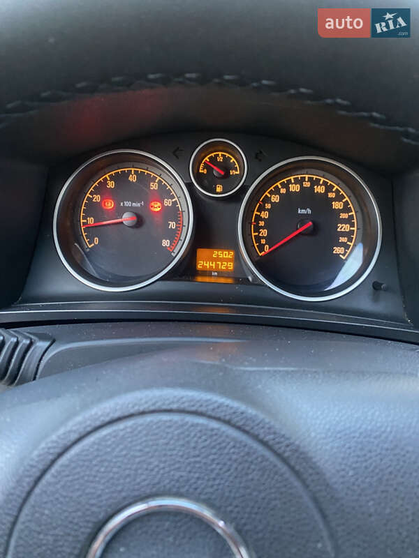 Минивэн Opel Zafira 2006 в Луцке