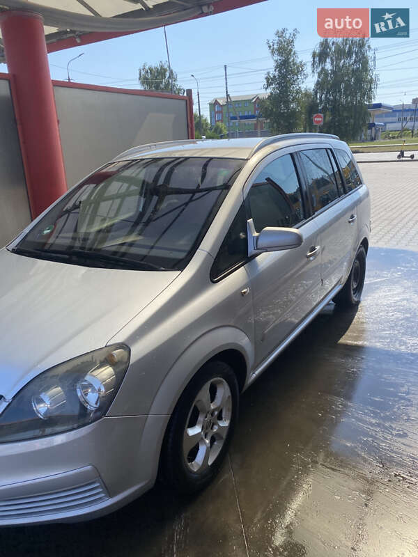 Минивэн Opel Zafira 2006 в Луцке
