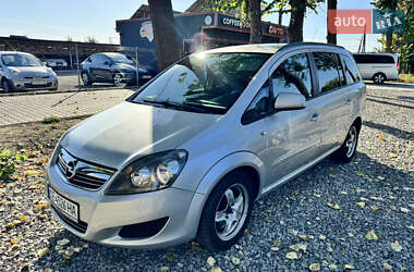 Минивэн Opel Zafira 2012 в Новоселице