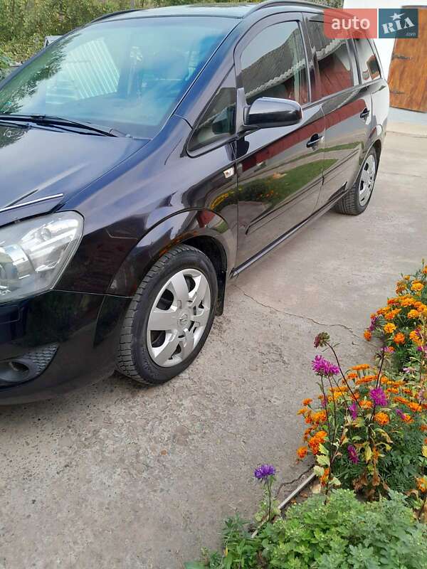 Минивэн Opel Zafira 2008 в 