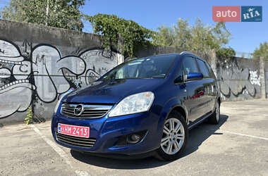 Минивэн Opel Zafira 2008 в Луцке