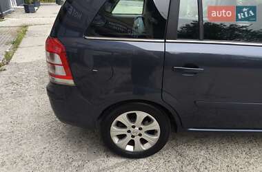Минивэн Opel Zafira 2008 в 