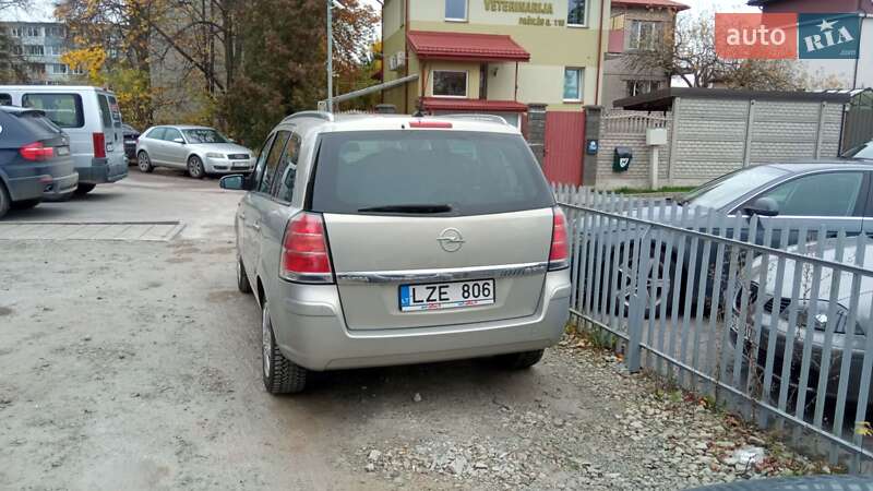 Минивэн Opel Zafira 2006 в Чернигове