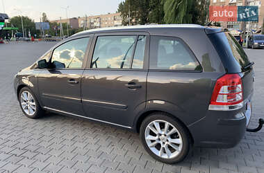 Минивэн Opel Zafira 2012 в 