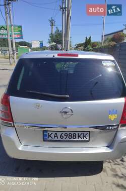 Минивэн Opel Zafira 2010 в Киеве