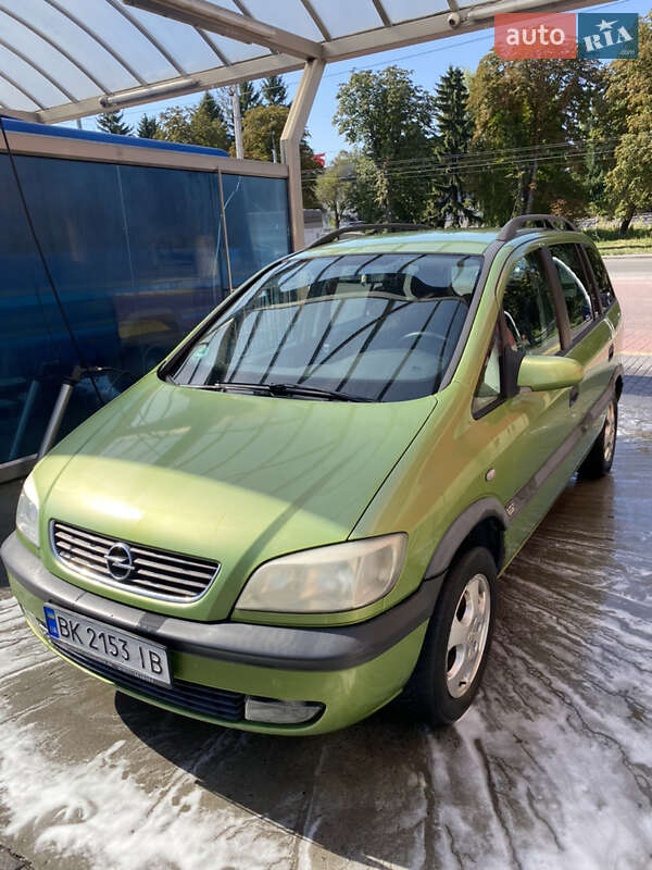 Минивэн Opel Zafira 2000 в Ровно