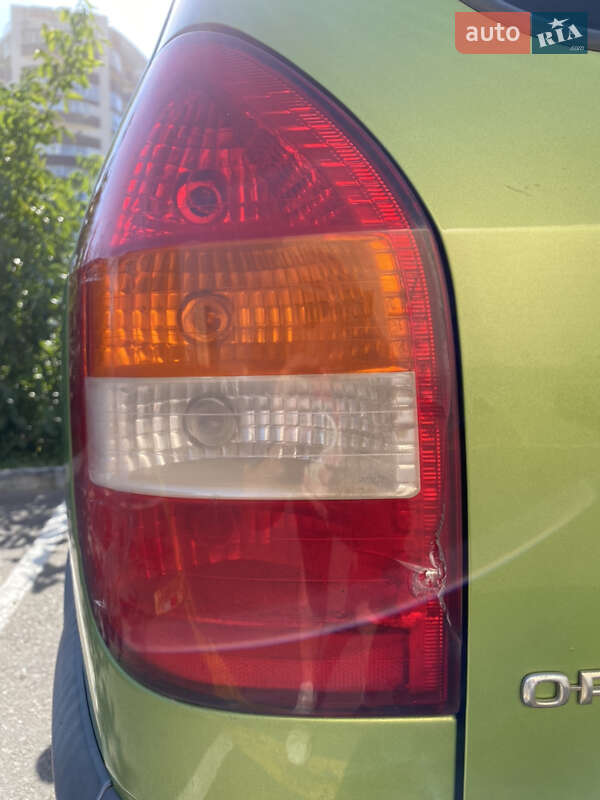 Минивэн Opel Zafira 2000 в Ровно