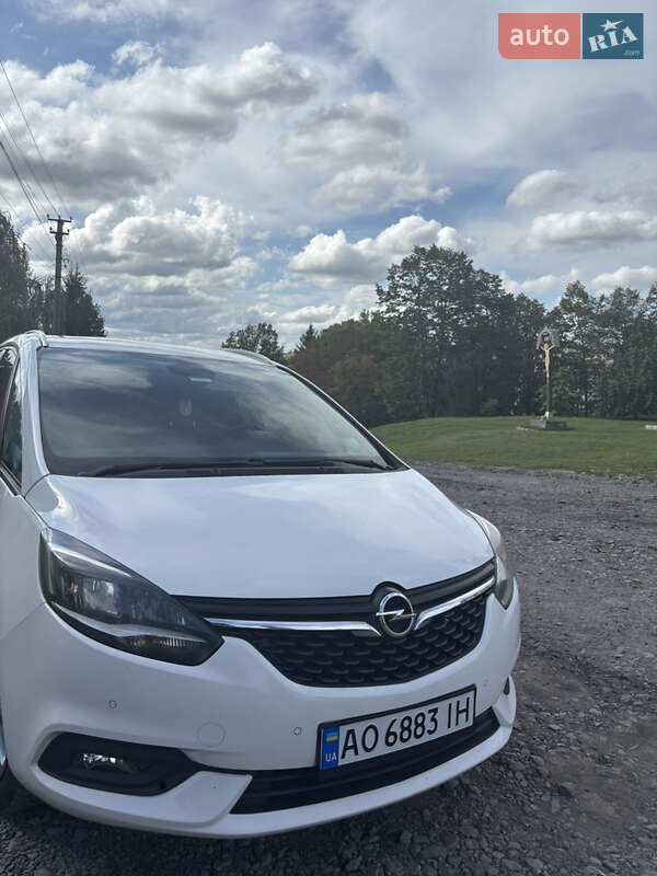Минивэн Opel Zafira 2016 в Мукачево