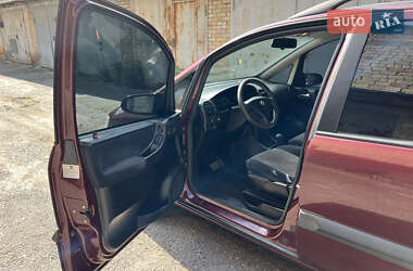 Минивэн Opel Zafira 2002 в 
