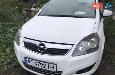 Мінівен Opel Zafira 2010 в Снятині