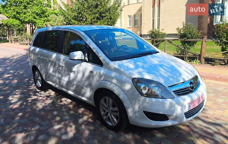 Минивэн Opel Zafira 2011 в Миргороде
