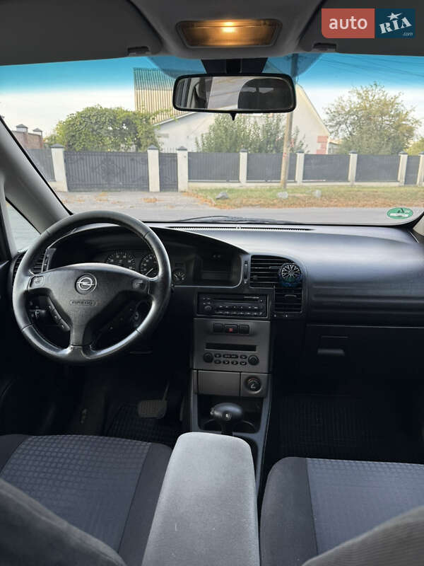Минивэн Opel Zafira 2004 в Виннице