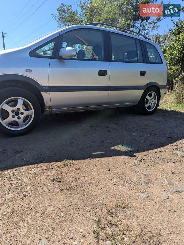 Мінівен Opel Zafira 2002 в Кривому Розі