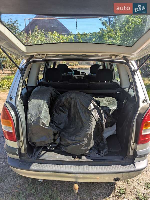 Мінівен Opel Zafira 2002 в Кривому Розі