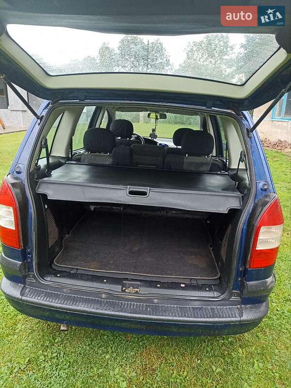 Минивэн Opel Zafira 2005 в Яворове