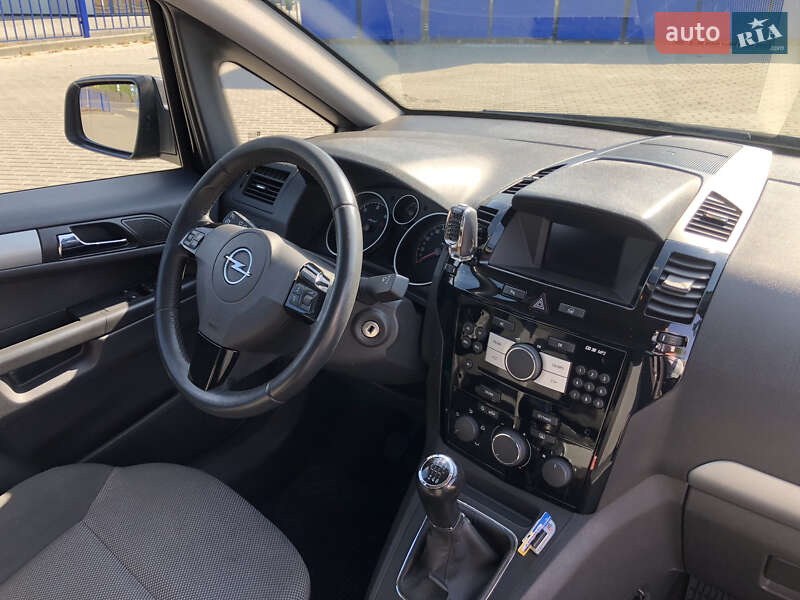 Минивэн Opel Zafira 2010 в Ковеле