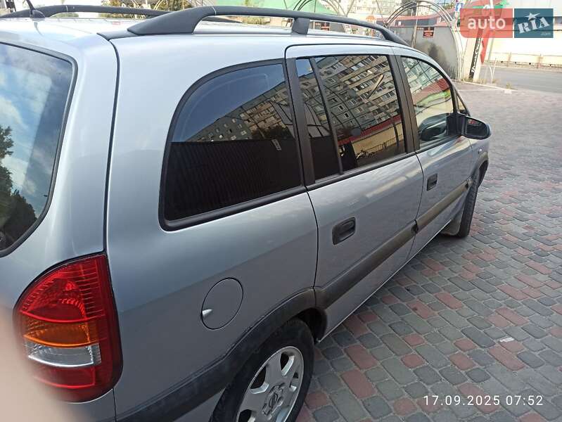 Минивэн Opel Zafira 2000 в Днепре