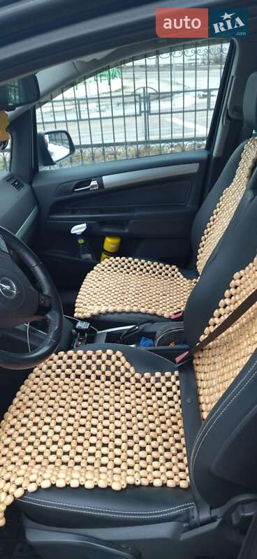 Мінівен Opel Zafira 2009 в Житомирі