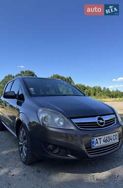 Минивэн Opel Zafira 2010 в Калуше