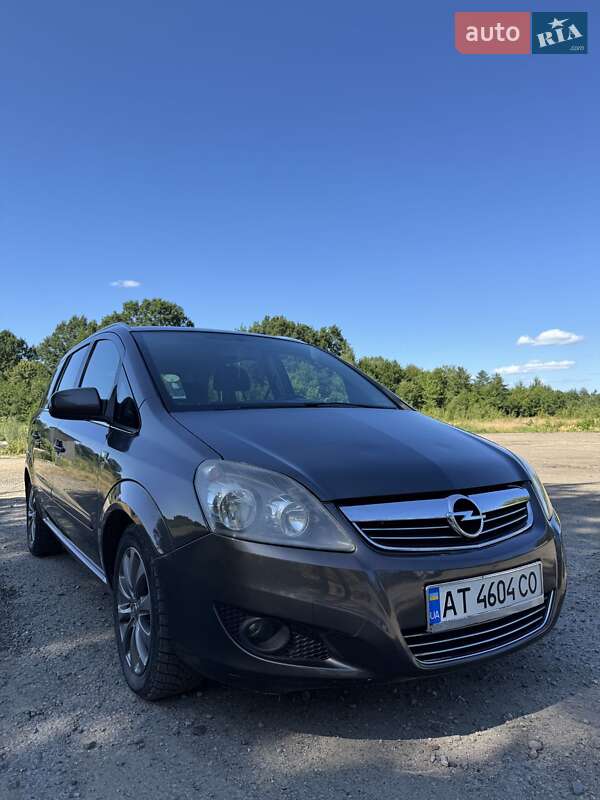 Opel Zafira 2010 Opel Zafira 2010