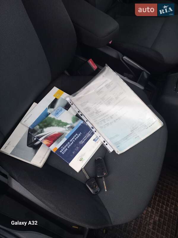 Минивэн Opel Zafira 2005 в Луцке