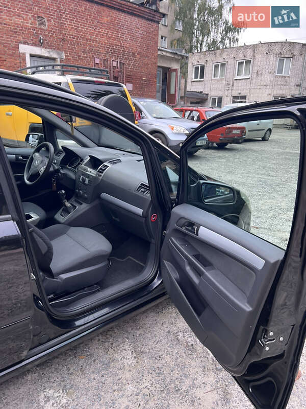 Минивэн Opel Zafira 2007 в Львове